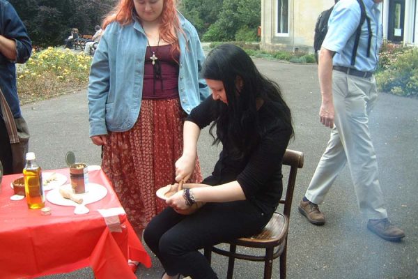 Roman Cookery Demo 010