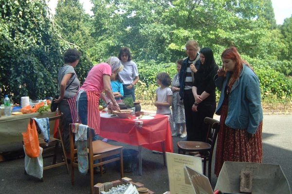 Roman Cookery Demo 013